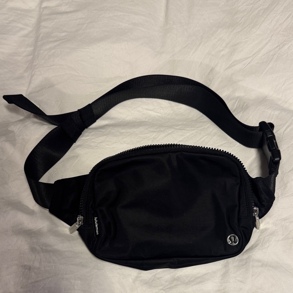 Lululemon Black Belt Bag OS Gently Used